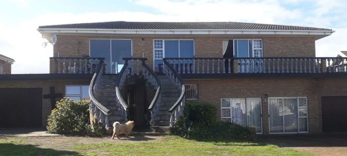 Versatile Hersham house for sale: beach access, sea views, multiple living options.