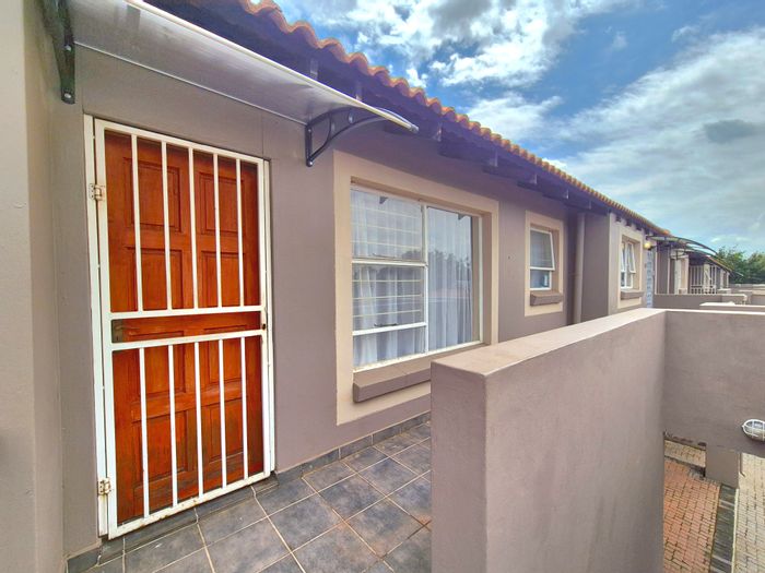 For Sale: Apartment in Van Dyk Park with pool, clubhouse, and secure parking.