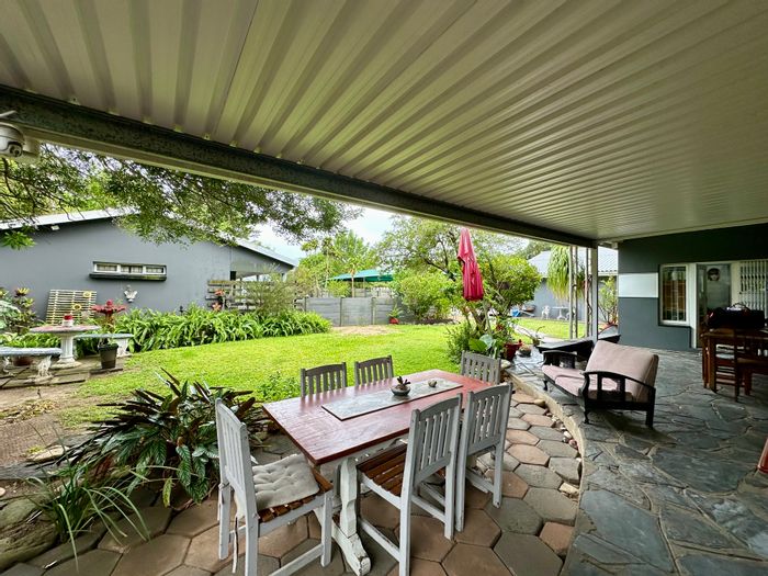 For Sale: Guest House in Meer En See with self-catering units and rental income.