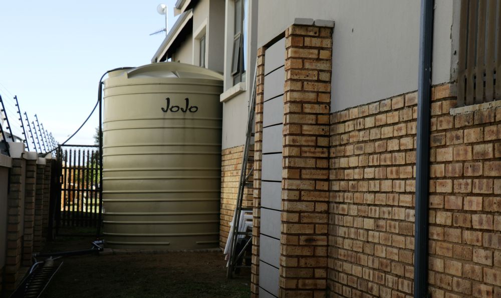 Additional water tank