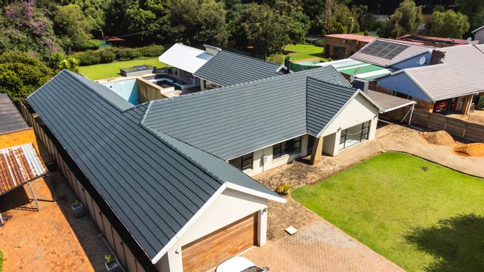 Rynfield House For Sale: 3 beds, entertainment area, pool, borehole, double garage.