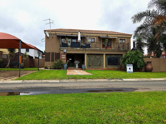For Sale: 3-Bedroom House in Brakpan North with solar power, garden, and security.