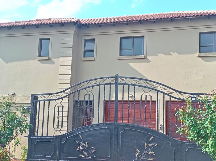 Noordrand House For Sale: 3 Bedrooms, study, double garage, low-maintenance yard.