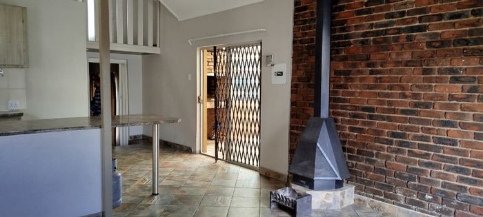 Evander Apartment To Rent: 2 beds, 2 baths, private garden, carport included.