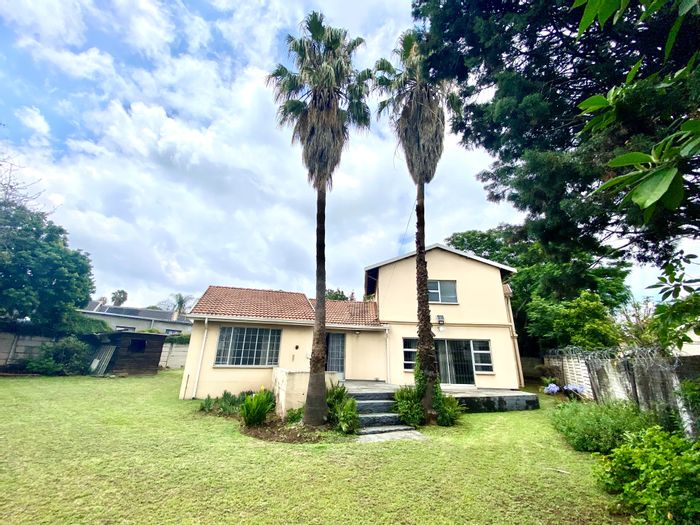 Bloubosrand House For Sale: Spacious 4-bedroom, double garage, staff accommodation, secure living.