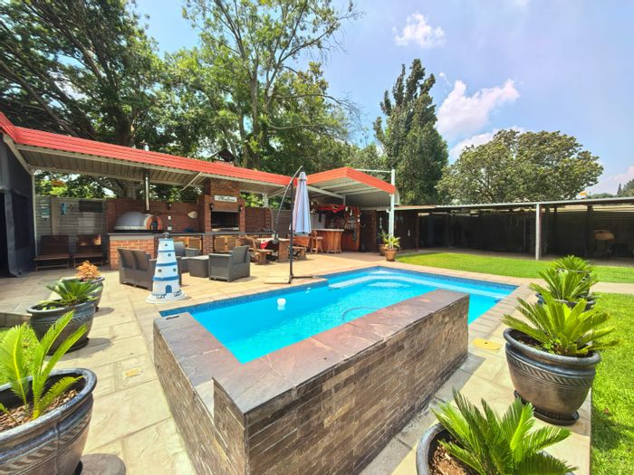 For Sale: Spacious 3-Bedroom House in Sasolburg Ext 4 with Pool and Security.