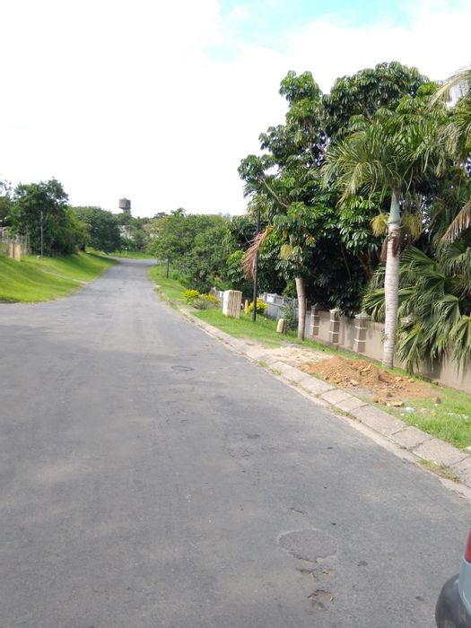 House For Sale in Endlondlweni: 3 Bedrooms, large yard, potential for business.