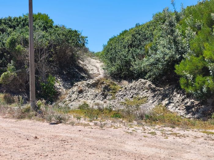 Prime beachfront vacant land for sale in Paradise Beach, 786 m², easy access.