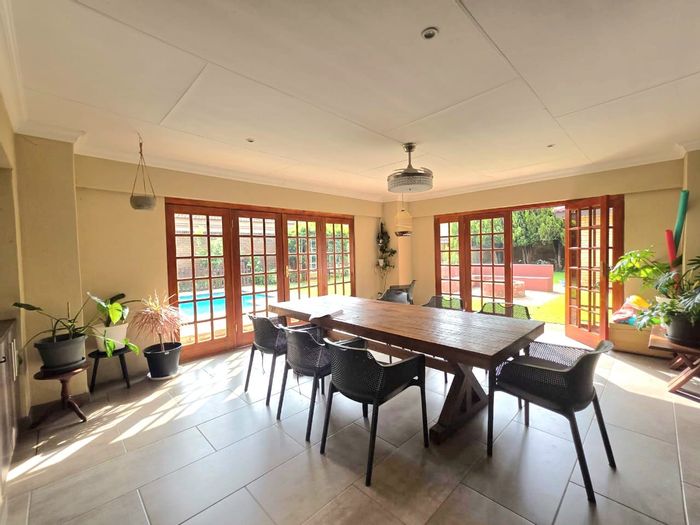 Three Rivers Proper House For Sale: 3 beds, flatlet, pool, security features.