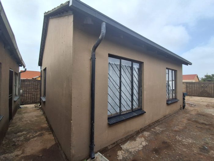 Lakeside House For Sale: 2 Bedrooms, Garage, plus 3 rental cottages.