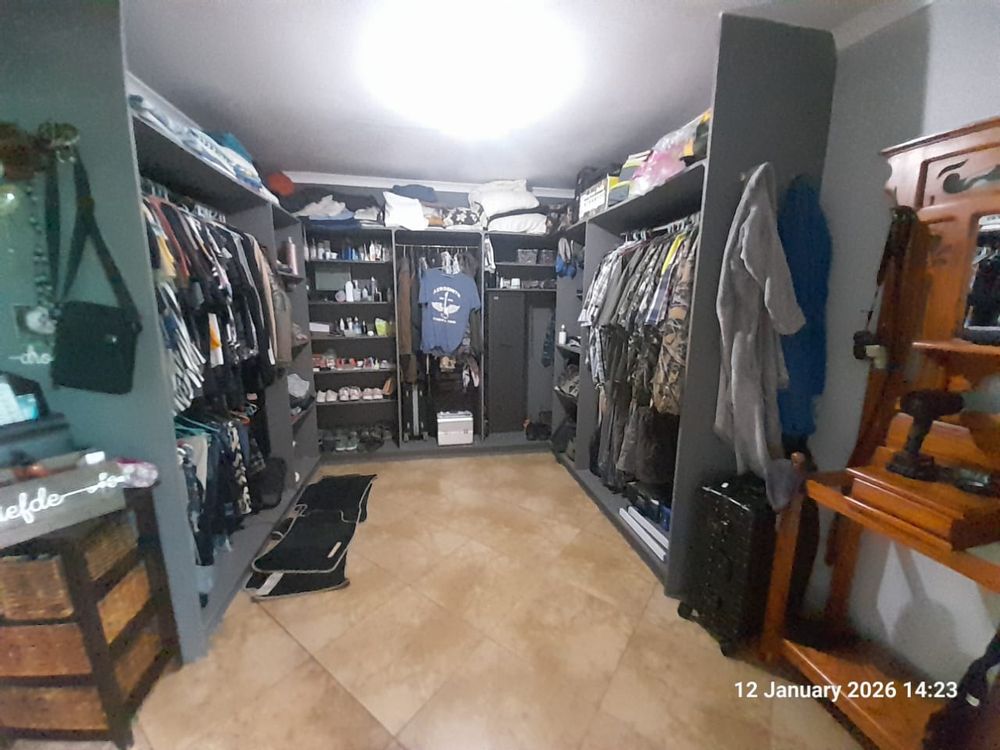 Walk-in closet