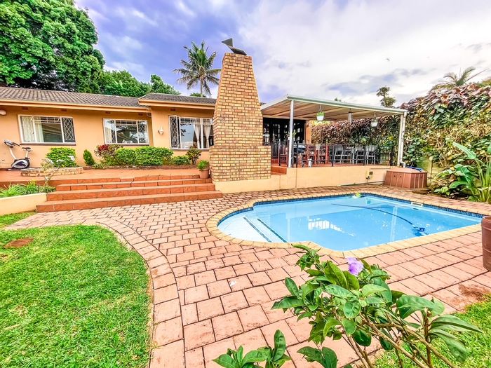 Versatile House for Sale in Mtunzini Central with Pool and Income Cottage.