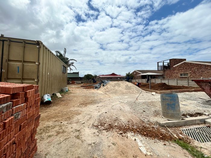 New house for sale in Noorsekloof: 3 beds, 2 baths, double garage.