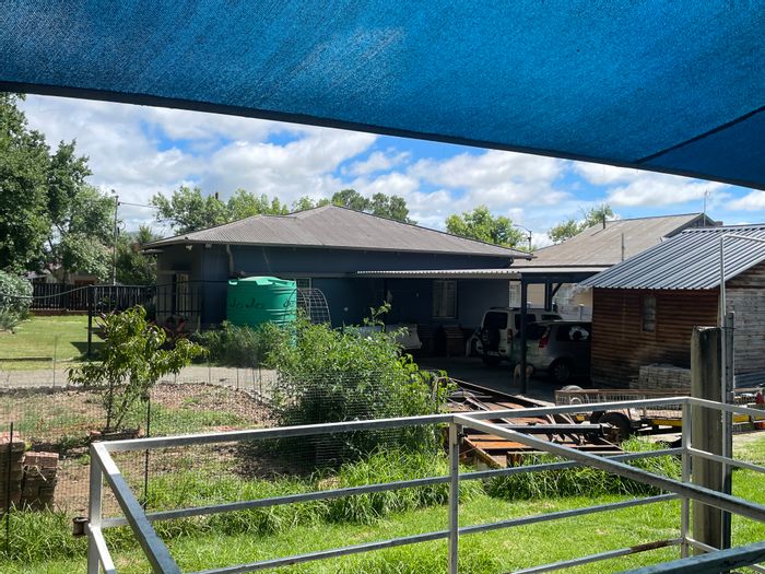 Charming 3-bedroom house in Bethlehem Central with flatlet, garden, and parking. For Sale.