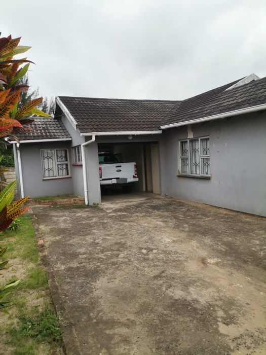 Honeydale House For Sale: 4 bedrooms, garage, spacious plot, renovation potential.