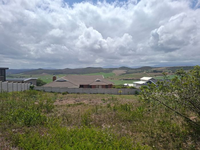 Vacant Land Residential in Reebok For Sale, 514 m² with unobstructed mountain views.