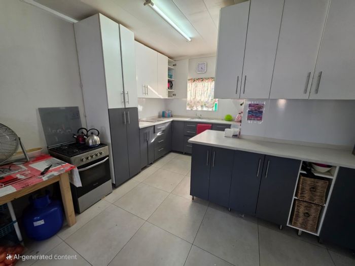 For Sale: Townhouse in Sasolburg Ext 23 with 3 beds, private garden, garage.