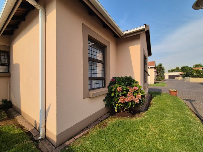 For Sale: Townhouse in Vanderbijlpark SE 2 with solar panels and secure complex.