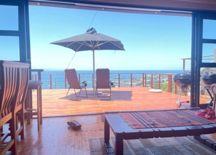 De Bakke House For Sale: Expansive space, stunning views, multiple development opportunities.