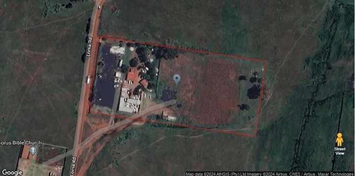 For Sale: Mapleton AH Farm with 4-bed house, cottages, garages, and borehole.