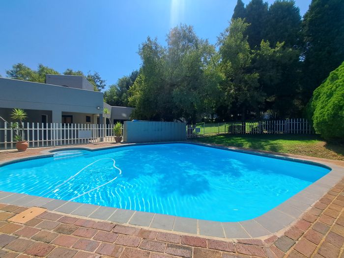 1-Bedroom Apartment For Sale in Benmore Gardens with Pool, Garden, and Pet-Friendly Policy.