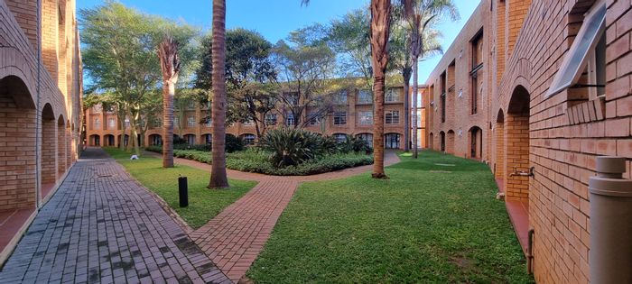 Hillcrest Apartment For Sale: 1-bedroom, secure complex, close to amenities.