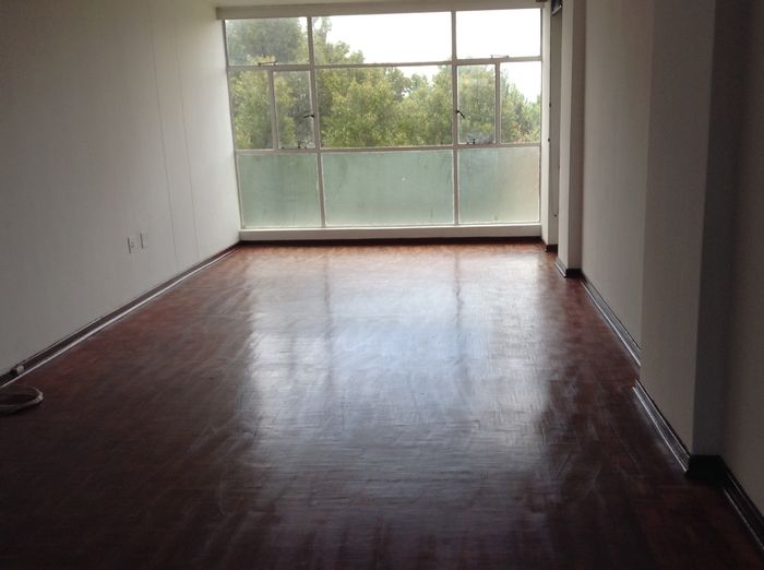 2-Bedroom Flat in Denlee For Sale: Lakeside views, parking, and nearby amenities.