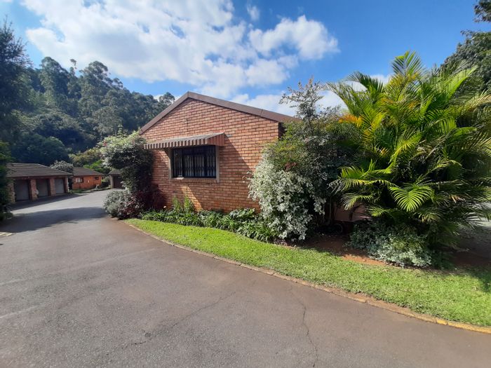 Chase Valley Townhouse For Sale: 2 bedrooms, pool, library, and communal gardens.