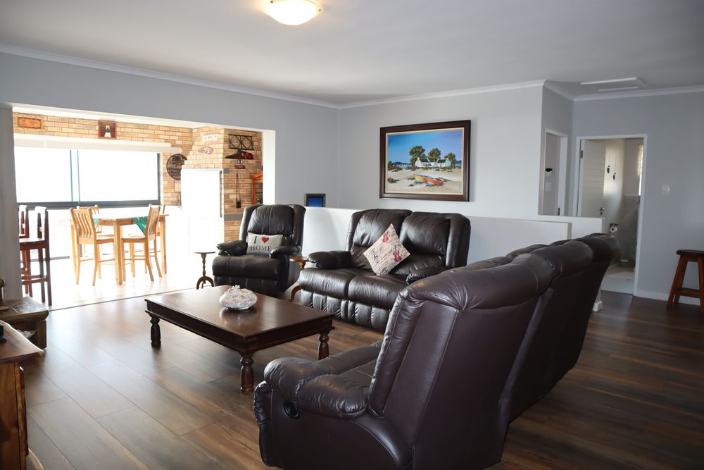 TV Area to Braai Area