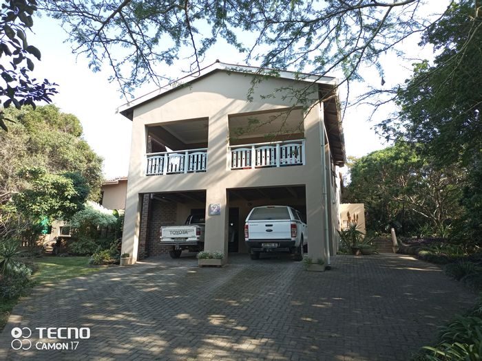 Kei Mouth House For Sale: Off-grid living, beach access, flatlet, and spacious garden.