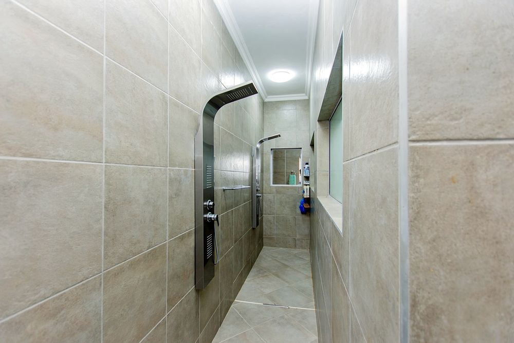 flat ensuite bathroom