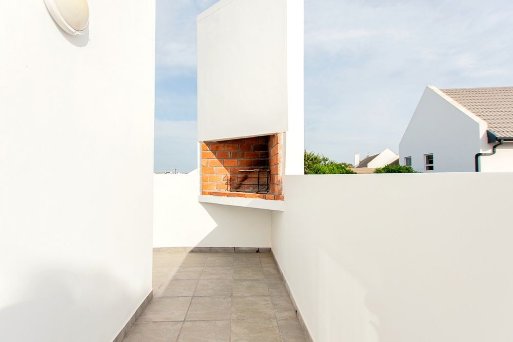 Balcony built in braai