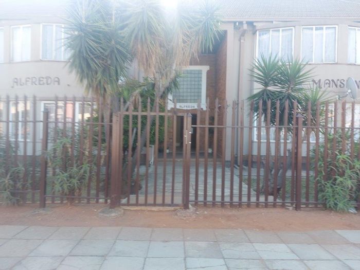 1 Bedroom Apartment For Sale in Rustenburg Central, near Unisa and amenities.
