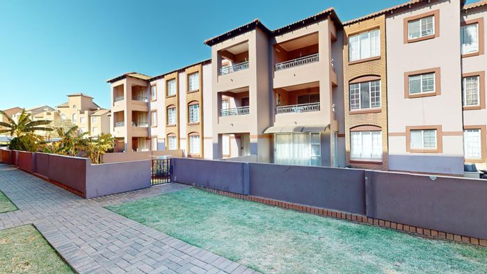 Castleview Townhouse For Sale: 2 beds, 2 baths, balcony, near pools and gardens.