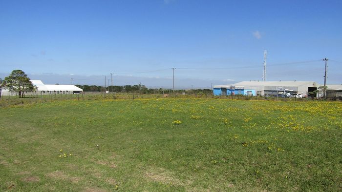 Vacant Land Residential For Sale in Humansdorp Central, 2729m2 with borehole access.