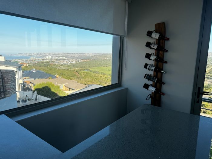 House for Sale in Seemeeu Park: 3 beds, 2 baths, scenic views, spacious yard.