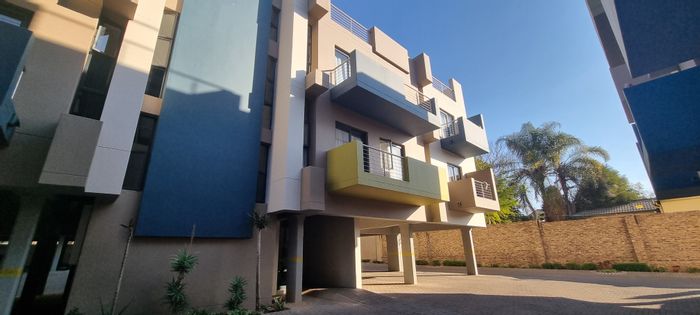 For Sale: Flat in Hatfield, close to university, with BBQ area and laundry.