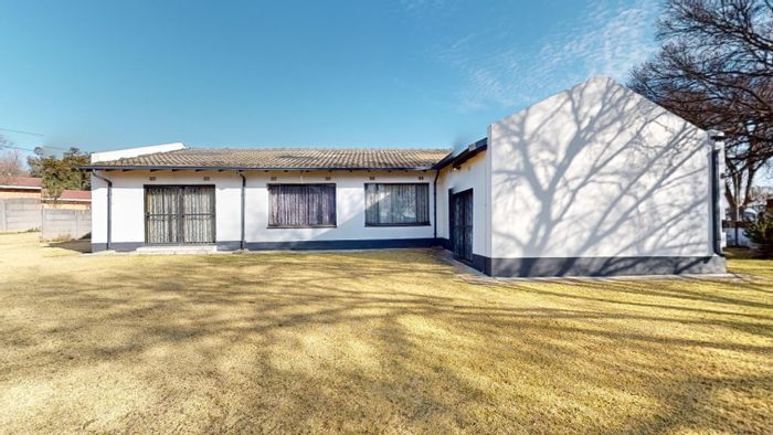 For Sale: 4-Bedroom House in Mackenzie Park with Flatlet and Spacious Garden.