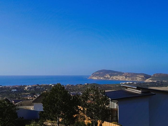 Whale Rock House For Sale: 4 beds, sea views, plunge pool, spacious living.