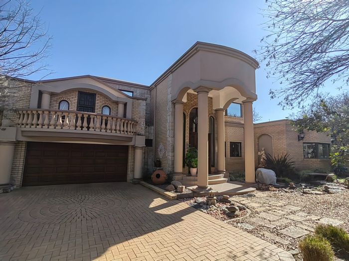 For Sale: House in Vaal de Grace Nature Estate with river views, pool, and office.
