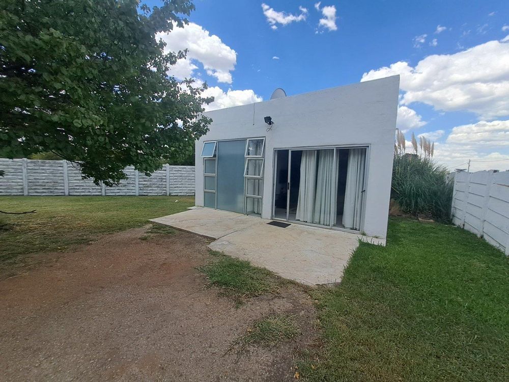 Front view of the flatlet