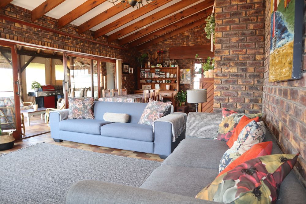 Open plan living/dining area