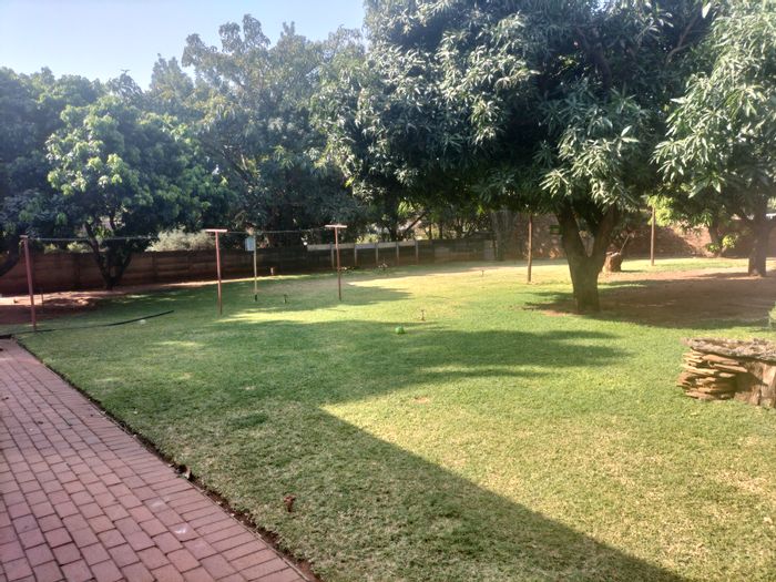 For Sale: Spacious 4-Bedroom House in Pretoria North with Extensive Amenities and Sustainability.