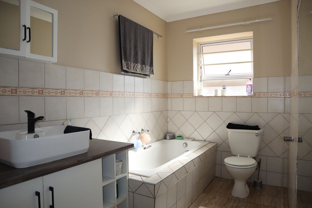 Bathroom of Main Bedroom