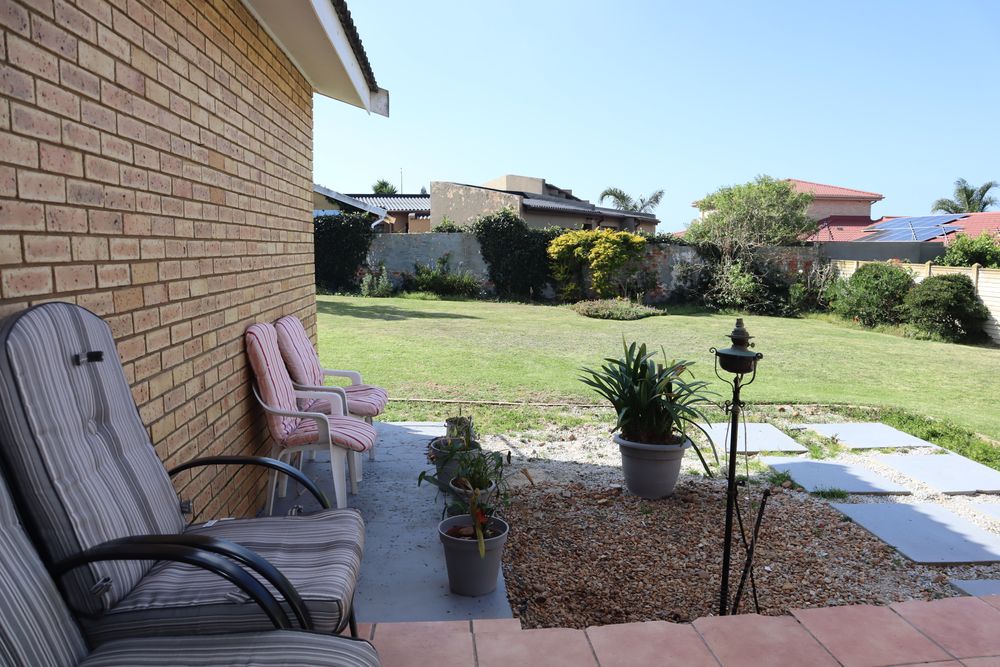 Garden View from TV Area