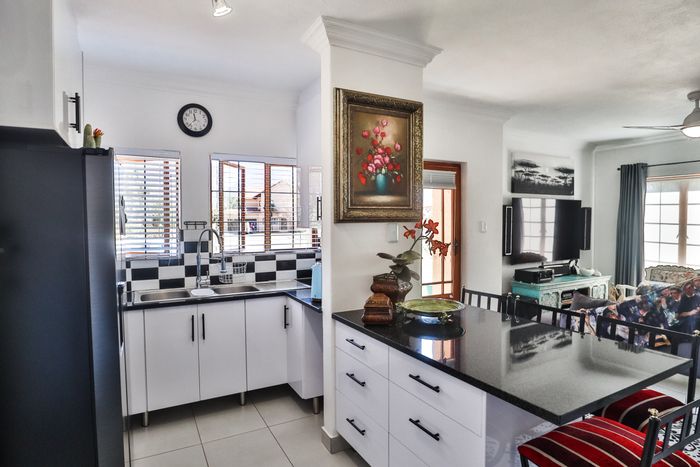 For Sale: Townhouse in The Coves with 3 beds, clubhouse, pools, and trails.