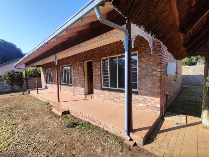 For Sale: House in Pretoria North with pool, lapa, and ample parking.