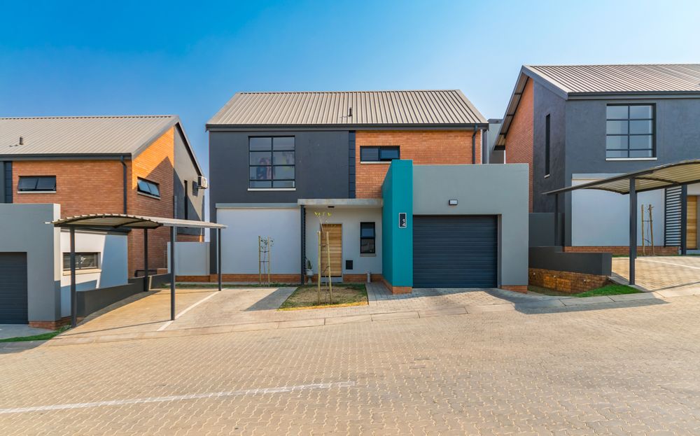 Garage + carport + visitors parking