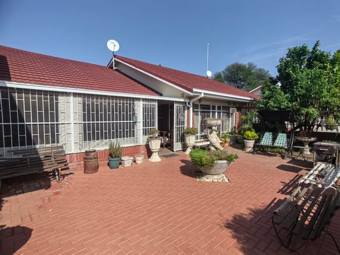 For Sale: Spacious 3-bedroom townhouse in Parys Central with secure living amenities.