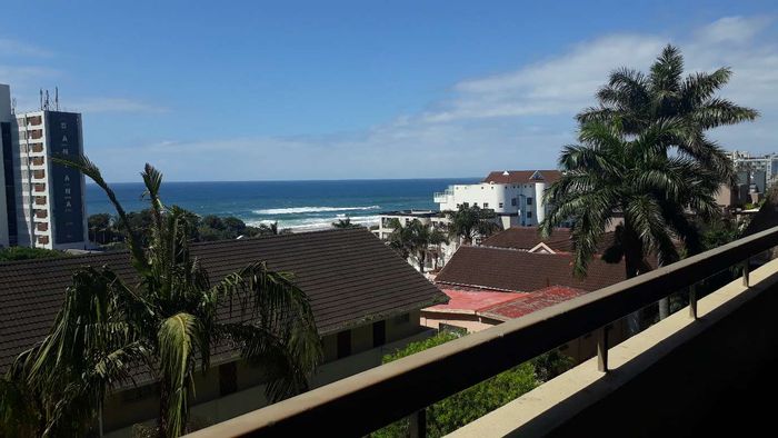 3-Bedroom Apartment For Sale in Margate Central, near beach, shops, and nightlife.